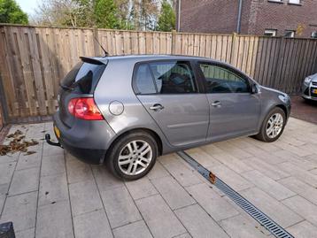 Golf 1.6 FSI Automatik Sportline 6 1400€ onderhoud gehad. beschikbaar voor biedingen