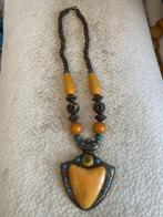 Antieke Tibetan Necklace with Yellow Stone Egg, Ophalen of Verzenden, Overige materialen, Ketting