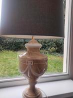 Mooie lamp met klassieke marmeren voet, Huis en Inrichting, Lampen | Tafellampen, Ophalen, Zo goed als nieuw