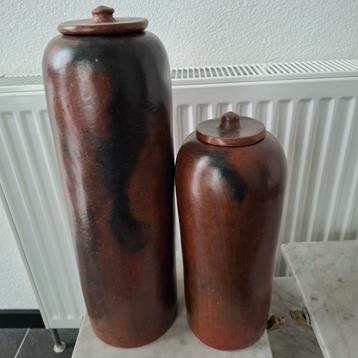 2 aardewerken kruiken/vazen/stolpen beschikbaar voor biedingen