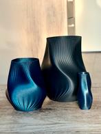 Linea is een moderne designvaas, Huis en Inrichting, Woonaccessoires | Vazen, Ophalen of Verzenden, Nieuw, Overige kleuren, Minder dan 50 cm