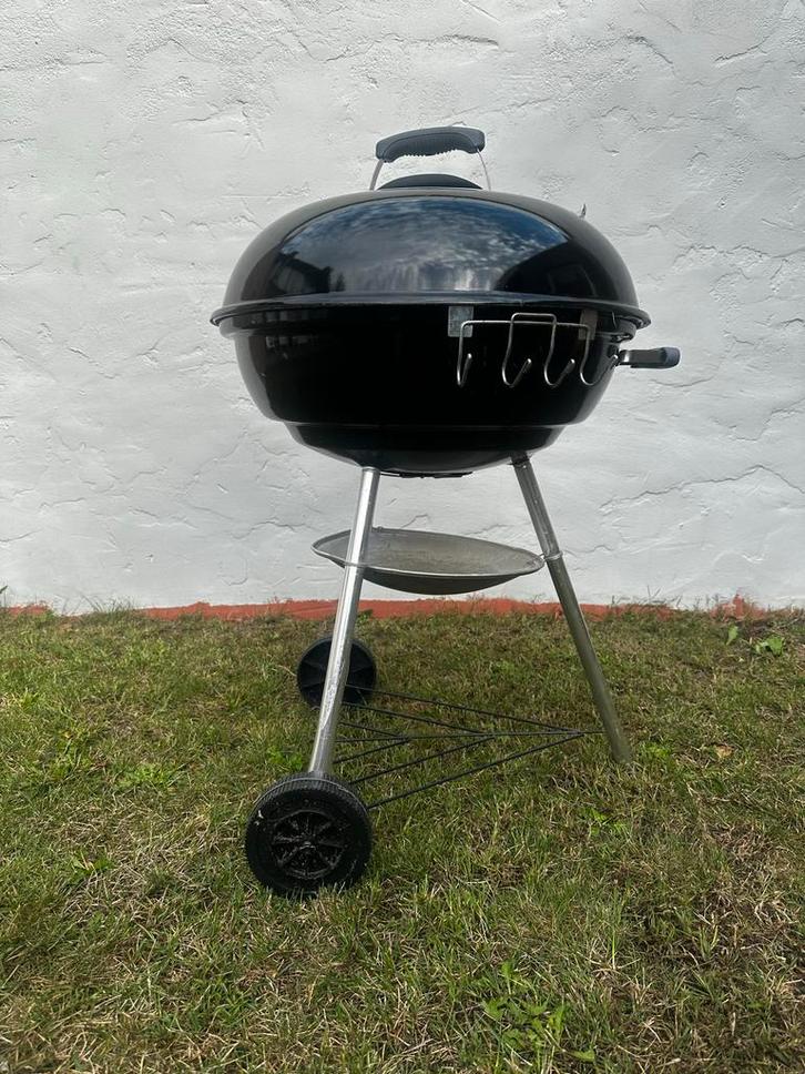Weber Compact Kettle 57 cm + Accessoires, Tuin en Terras, Houtskoolbarbecues, Gebruikt, Met accessoires, Ophalen