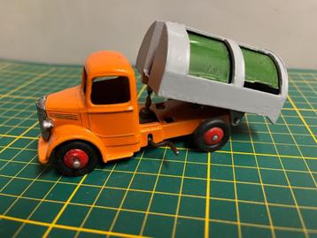 Dinky toy 25v Bedford vuilniswagen beschikbaar voor biedingen