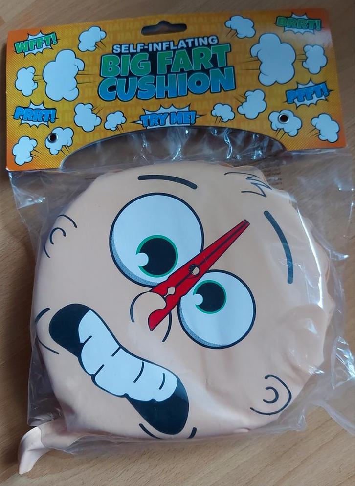 Nieuw scheetkussen en veel ander nieuw speelgoed., Verzamelen, Smurfen, Nieuw, Ophalen of Verzenden