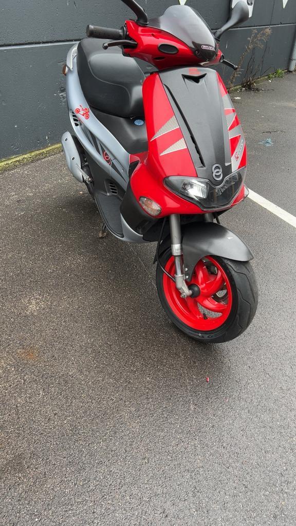 Gilera runner 50 cc sp pro topstaat !, Fietsen en Brommers, Scooters | Overige merken, Zo goed als nieuw, Maximaal 45 km/u, Tweetakt