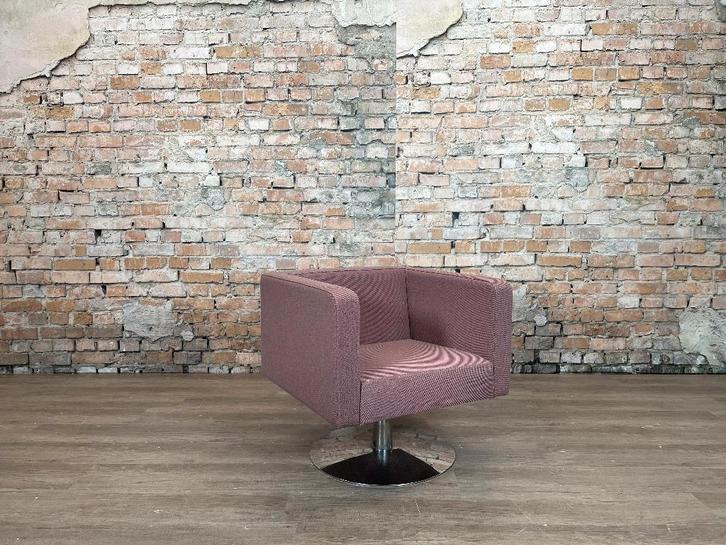 Offecct Solitaire bij TheReSales, Huis en Inrichting, Fauteuils, Zo goed als nieuw, Metaal, Stof, 75 tot 100 cm, Minder dan 75 cm