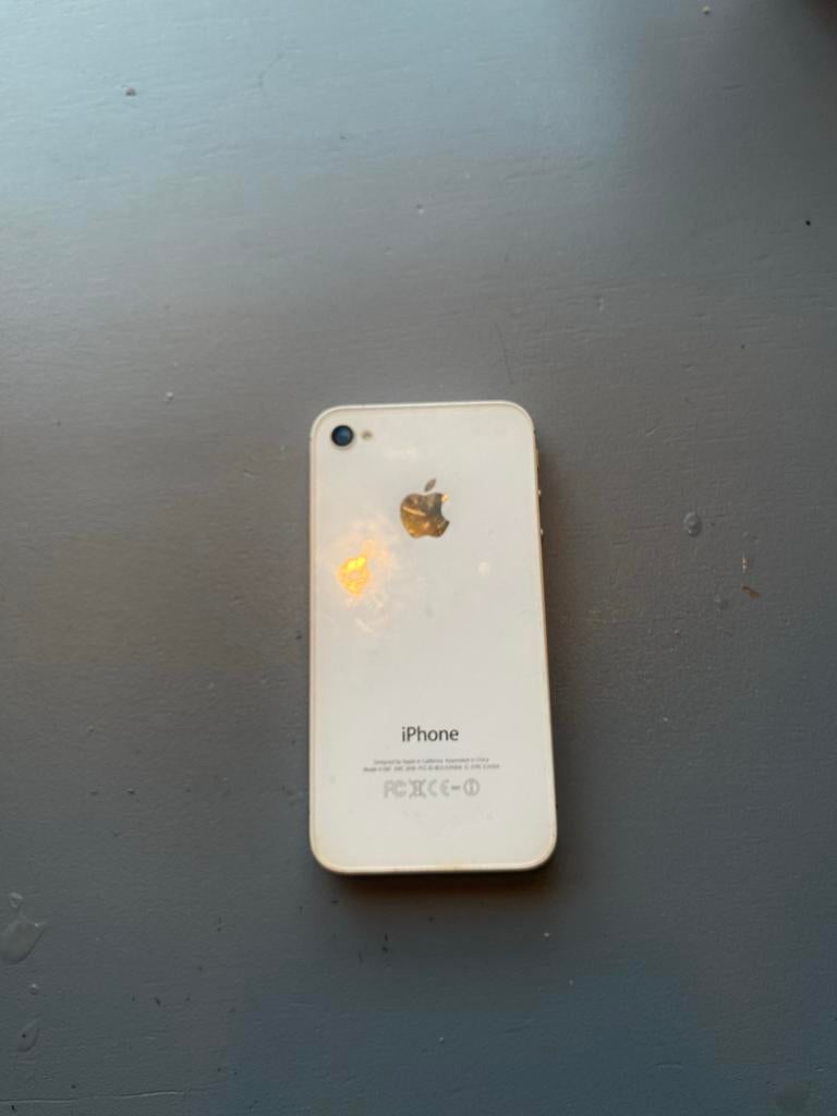 iPhone 4 met oplader inbegrepen!, Telecommunicatie, Mobiele telefoons | Apple iPhone, Gebruikt, Wit, Ophalen of Verzenden, 8 GB