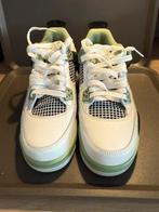Jordan 4 Retro (GS) seafoam maat 37,5, Kleding | Heren, Schoenen, Wit, Nieuw, Ophalen of Verzenden, Sneakers of Gympen