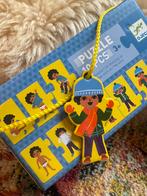 Educatieve aankleedpuzzel Djeco, Ophalen of Verzenden, 10 tot 50 stukjes, Zo goed als nieuw, 2 tot 4 jaar