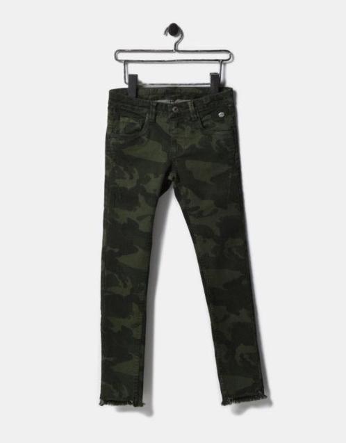 Shoeby Saga broek Jill camouflage groen maat 158-164, Kinderen en Baby's, Kinderkleding | Maat 158, Nieuw, Meisje, Broek, Ophalen of Verzenden