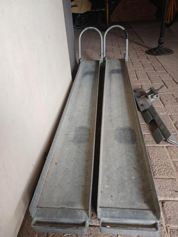 Rijgoten motor / koetsentrailer/ aanhanger  beschikbaar voor biedingen