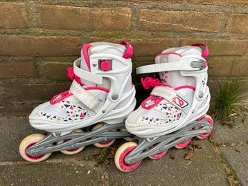 Roze meisjes skeelers maat 33-36 met beschermers!! beschikbaar voor biedingen