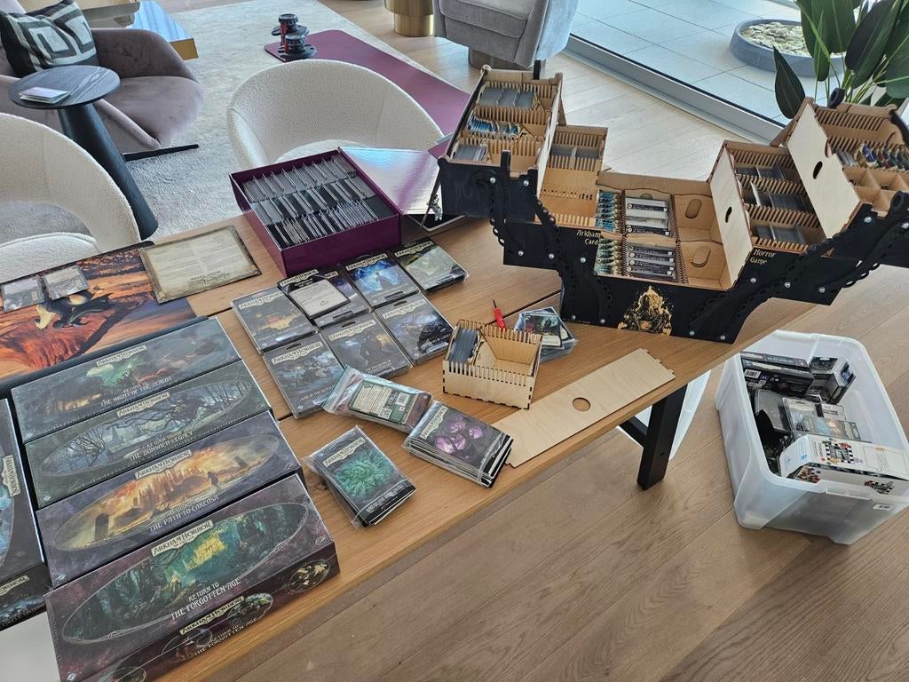 Arkham Horror Kaartspel LCG collectie, Ophalen