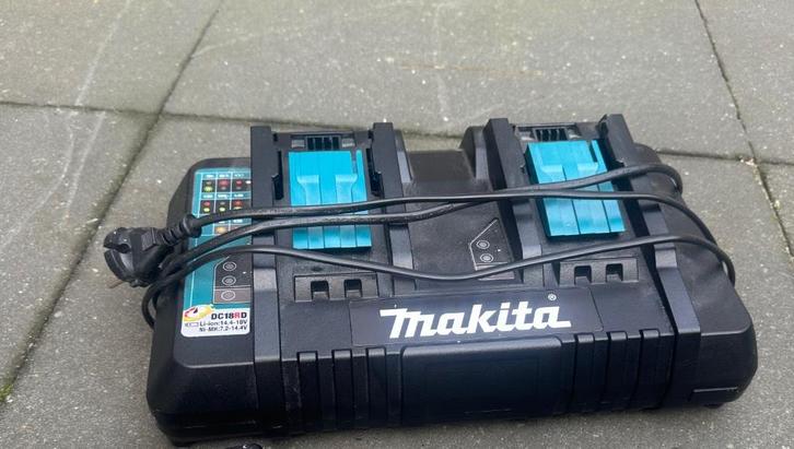 Makita DC18RD Duo Snellader, Doe-het-zelf en Verbouw, Gereedschap | Handgereedschap, Zo goed als nieuw, Ophalen of Verzenden