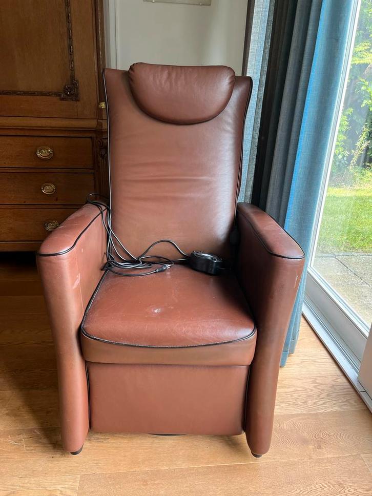 Fitform Sta-op Stoel - Bruin Leer - 3 Motoren, Huis en Inrichting, Fauteuils, Gebruikt, Leer, 75 tot 100 cm, Ophalen