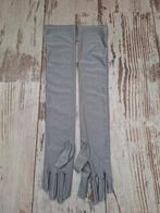 Lange zilver grijze satijnen handschoenen gala, oud& nieuw, Ophalen of Verzenden, Zo goed als nieuw, Accessoires