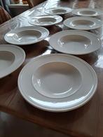 WEDGWOOD WINDSOR - 8  SOEP / PASTA / DIEPE BORDEN, Ophalen of Verzenden, Zo goed als nieuw, Bord(en), Wedgwood