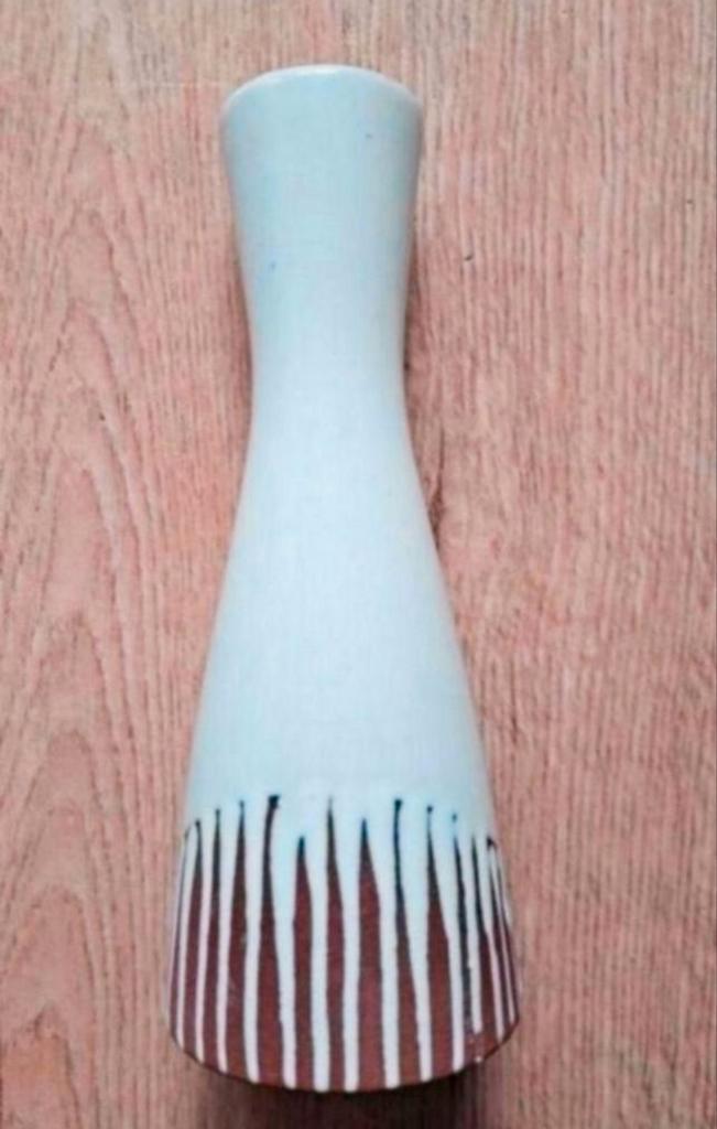 Vintage Vaasje jaren '60, Huis en Inrichting, Woonaccessoires | Vazen, Zo goed als nieuw, Wit, Minder dan 50 cm, Aardewerk of Porselein