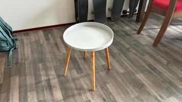 Nachtkastje - Bedside Table beschikbaar voor biedingen