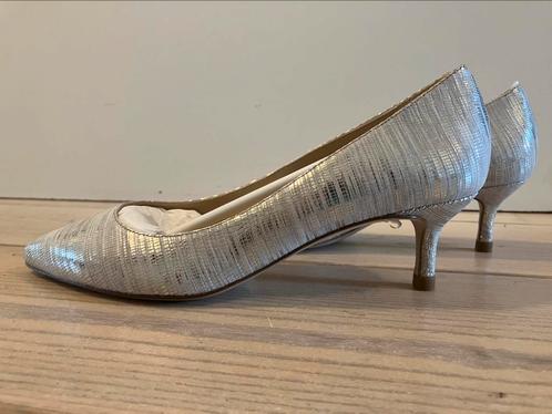 Nieuwe L.K Bennet pump maat 38, Kleding | Dames, Schoenen, Nieuw, Pumps, Overige kleuren, Ophalen of Verzenden