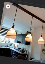 Hanglamp met 3 witte stenen kappen, Huis en Inrichting, Lampen | Hanglampen, Ophalen, Zo goed als nieuw, Minder dan 50 cm