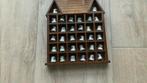 Mooi houten huisje met 25 vingerhoedjes, Verzamelen, Vingerhoedjes, Ophalen of Verzenden, Zo goed als nieuw