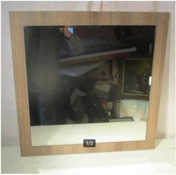 Mooie Retro Vierkante Houten Spiegel - 60x60 beschikbaar voor biedingen