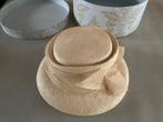 Dames hoed huwelijk trouwen in hoedendoos compleet, Ophalen of Verzenden, Zo goed als nieuw, One size fits all, Hoed