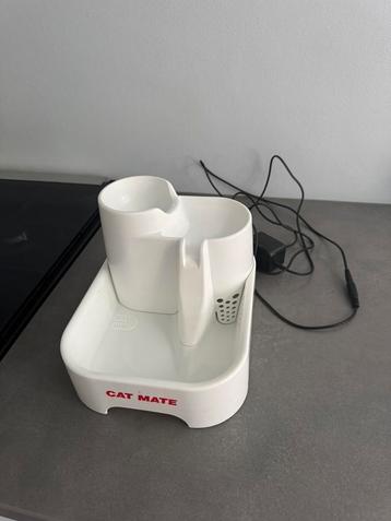 Waterfontein voor katten /honden beschikbaar voor biedingen