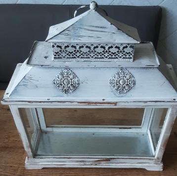 0040 - Vintage Stijl Witte Lantaarn met Glazen Panelen beschikbaar voor biedingen