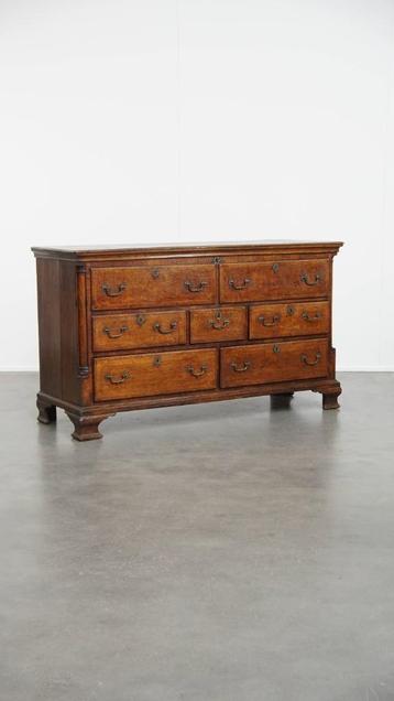 Waanzinnige antieke 18e eeuwse Engelse dressoir/ mule chest beschikbaar voor biedingen