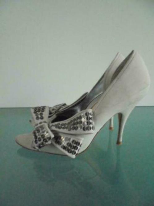 GRATIS VERZENDEN | KAREN MILLEN grijze hakken 37.5, Kleding | Dames, Schoenen, Zo goed als nieuw, Schoenen met hoge hakken, Grijs