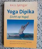 B.K.S. Iyengar - Yoga dipika (licht op yoga) NIEUW VASTE PRI, Boeken, Ophalen of Verzenden, Nieuw, Meditatie of Yoga, Instructieboek
