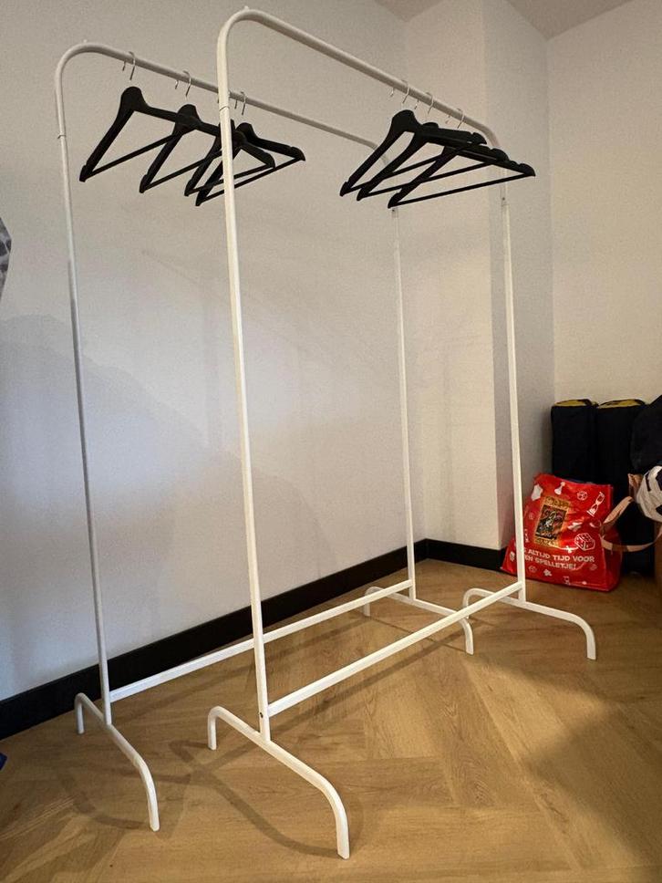 Twee kledingrekken Ikea Mulig, Kleding | Dames, Kledingrekken, Gebruikt, Ophalen