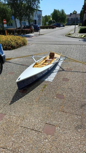 roeiboot beschikbaar voor biedingen