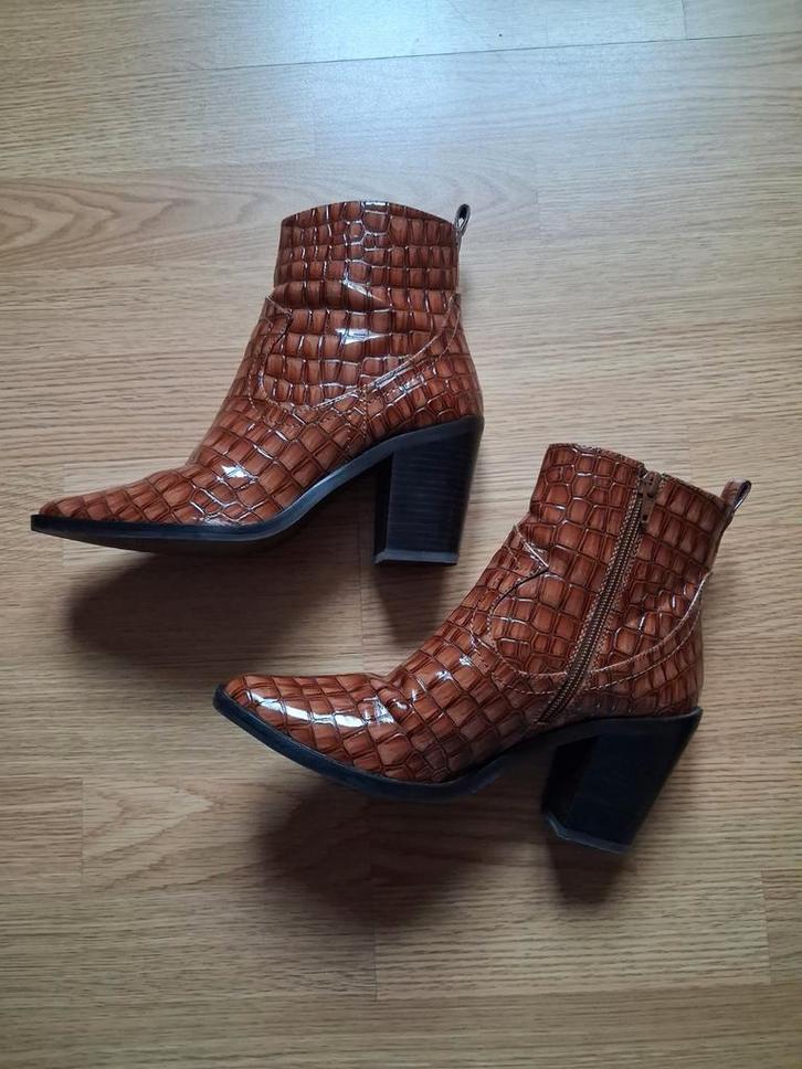 SPM Enkellaarzen Leer Alligator - Maat 38, Kleding | Dames, Schoenen, Zo goed als nieuw, Lage of Enkellaarzen, Bruin, Ophalen