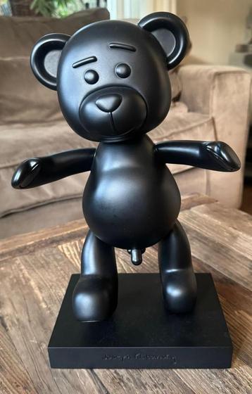Bare Hug Joseph Klibanski Obsidian Black beschikbaar voor biedingen