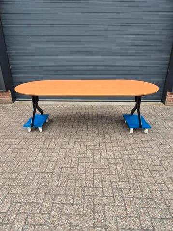 Stamtafel kantine horeca vereniging kantoor  beschikbaar voor biedingen