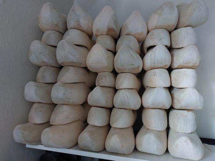 Houten Klompen 2e Keus - Partij, Antiek en Kunst, Antiek | Kleding en Accessoires, Dames, Heren, Kinderen, Ophalen of Verzenden