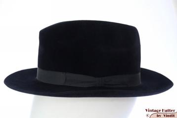 mooie Vintage Gleufhoed zwartblauw fluweel 55 = S tot XS  beschikbaar voor biedingen