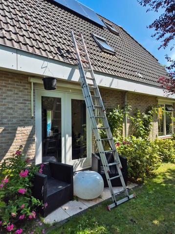 Altrex ladder 2 x 10 + 1 x 9 treden. max  6,89 meter beschikbaar voor biedingen