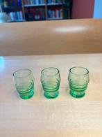 3 Franse vintage borrelglaasjes uraniumglas, Verzamelen, Ophalen of Verzenden, Zo goed als nieuw, Borrel- of Shotglas