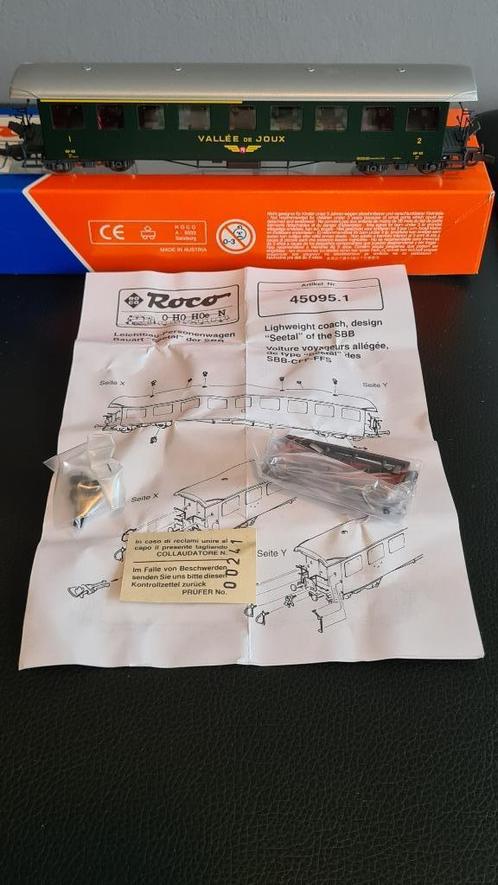 ROCO  2 Rijtuigen "Vallée de Joux", Hobby en Vrije tijd, Modeltreinen | H0, Zo goed als nieuw, Wagon, Wisselstroom, Roco, Verzenden