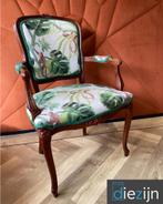 Vintage fauteuil voorzien van nieuwe stoffering, Minder dan 75 cm, Vintage, Zo goed als nieuw, Hout