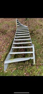 Gegalvaniseerde trap, Doe-het-zelf en Verbouw, Ladders en Trappen, Ophalen of Verzenden, Gebruikt, Trap, 2 tot 4 meter