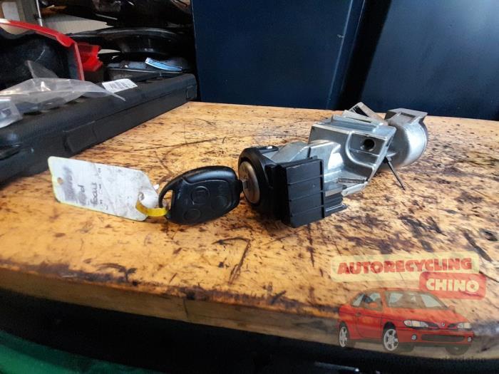 Kontaktslot + Sleutel van een Ford Focus, Auto-onderdelen, Overige Auto-onderdelen, Ford, Gebruikt, 3 maanden garantie, Ophalen