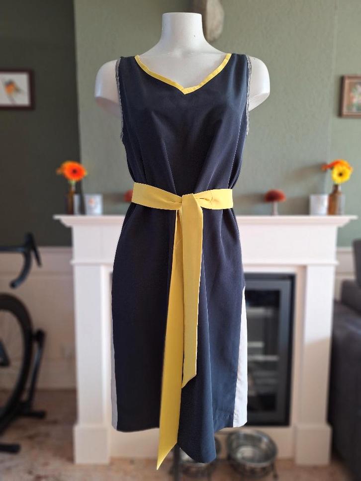 PennyBlack Penny Black veelzijdig riem jurk zijde look 42, Kleding | Dames, Jurken, Zo goed als nieuw, Maat 42/44 (L), Zwart, Knielengte