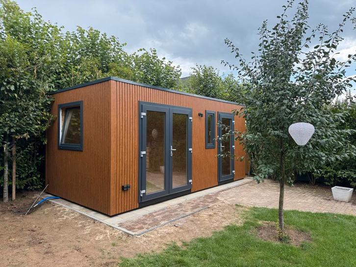 Tuinkantoor / Tuinhuis / Berging, Tuin en Terras, Tuinhuizen, Nieuw, Kunststof, 250 tot 500 cm, 200 tot 400 cm, 1 raam, Met overkapping