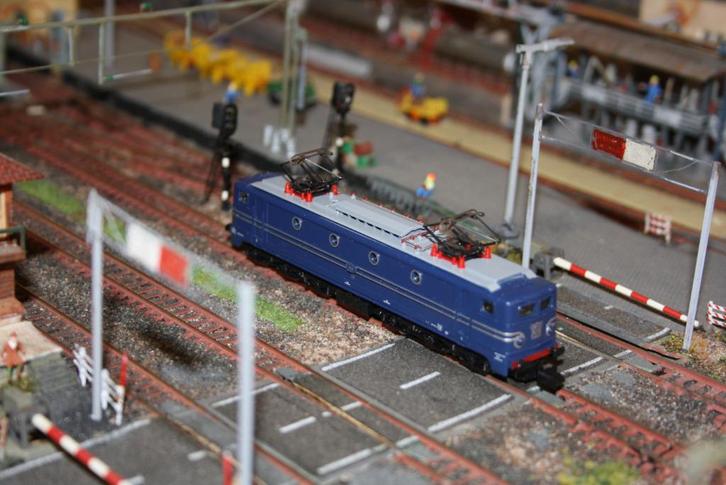 NS 1306 Arnold Rapido. Speciale uitgave, Hobby en Vrije tijd, Modeltreinen | N-Spoor, Zo goed als nieuw, Locomotief, Gelijkstroom