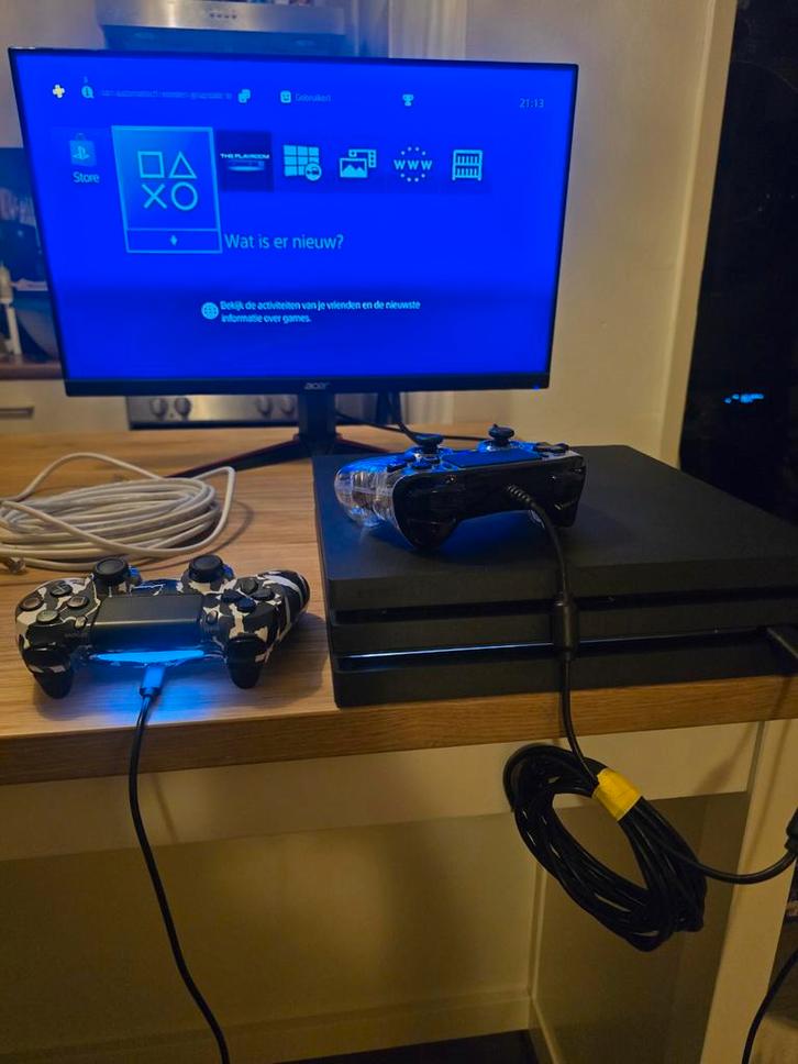 PlayStation 4 Pro 2TB Met 2 Controllers + Beeldscherm, Spelcomputers en Games, Spelcomputers | Sony PlayStation 4, Zo goed als nieuw